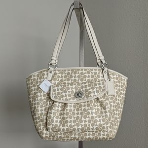 NWT Coach purse C1093-F15135